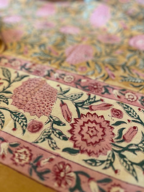 Nappe indienne block print. Modèle "Roshan" rose 160x230cm De Raymonde à Zoé