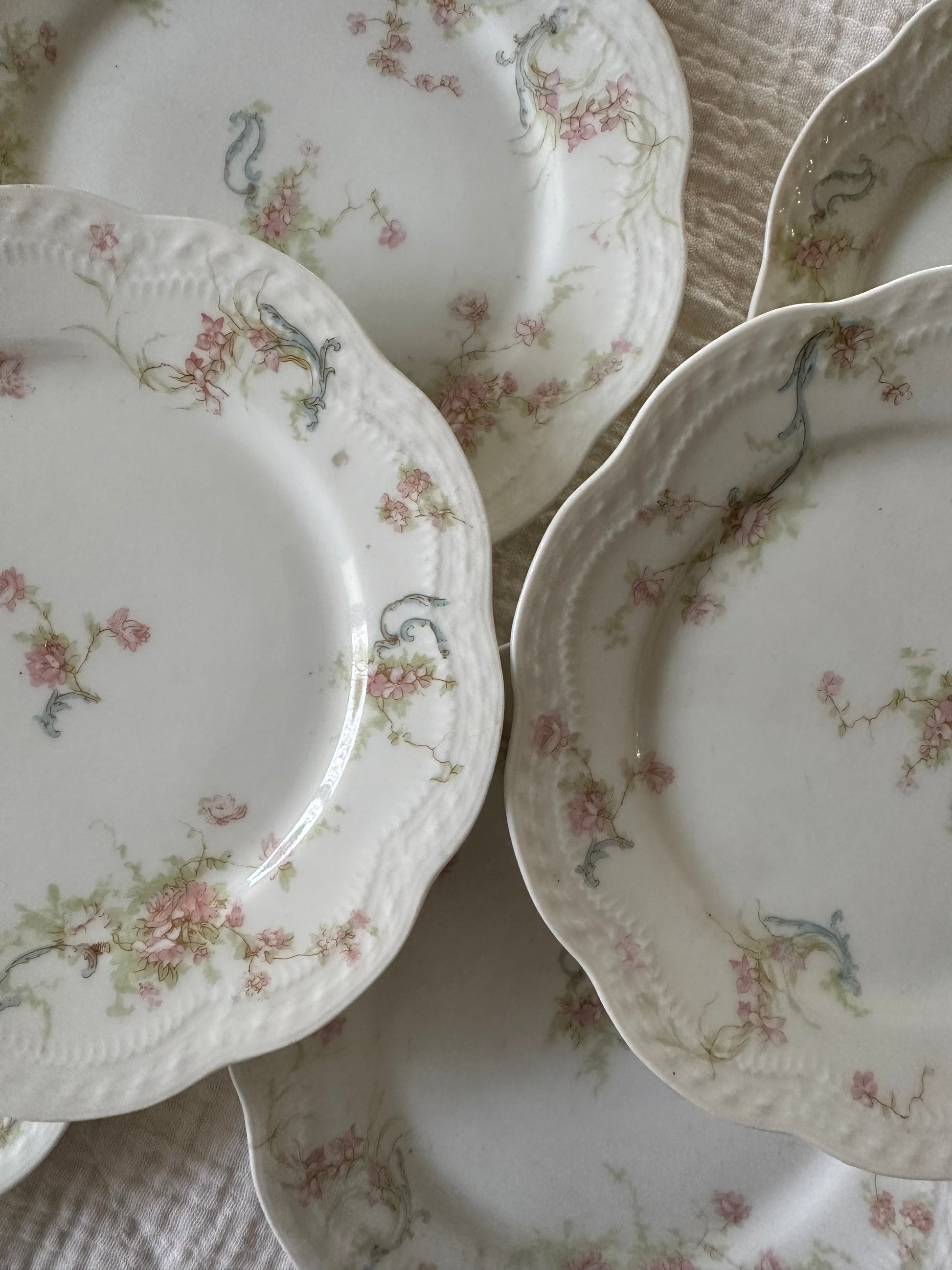 6 assiettes à dessert en porcelaine Haviland De Raymonde à Zoé