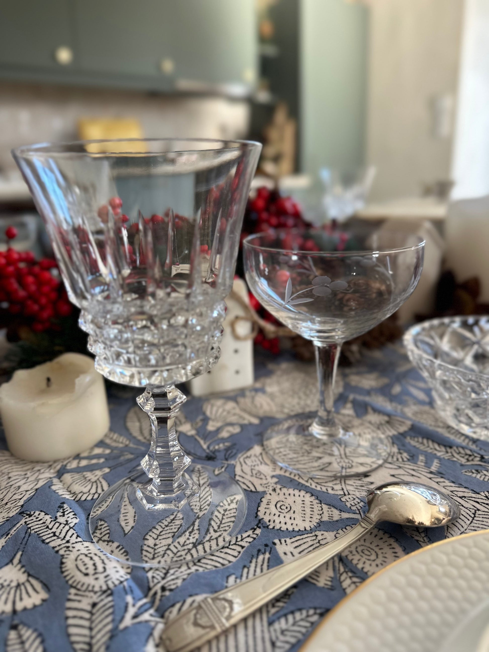6 coupes à champagne en verre gravé De Raymonde à Zoé
