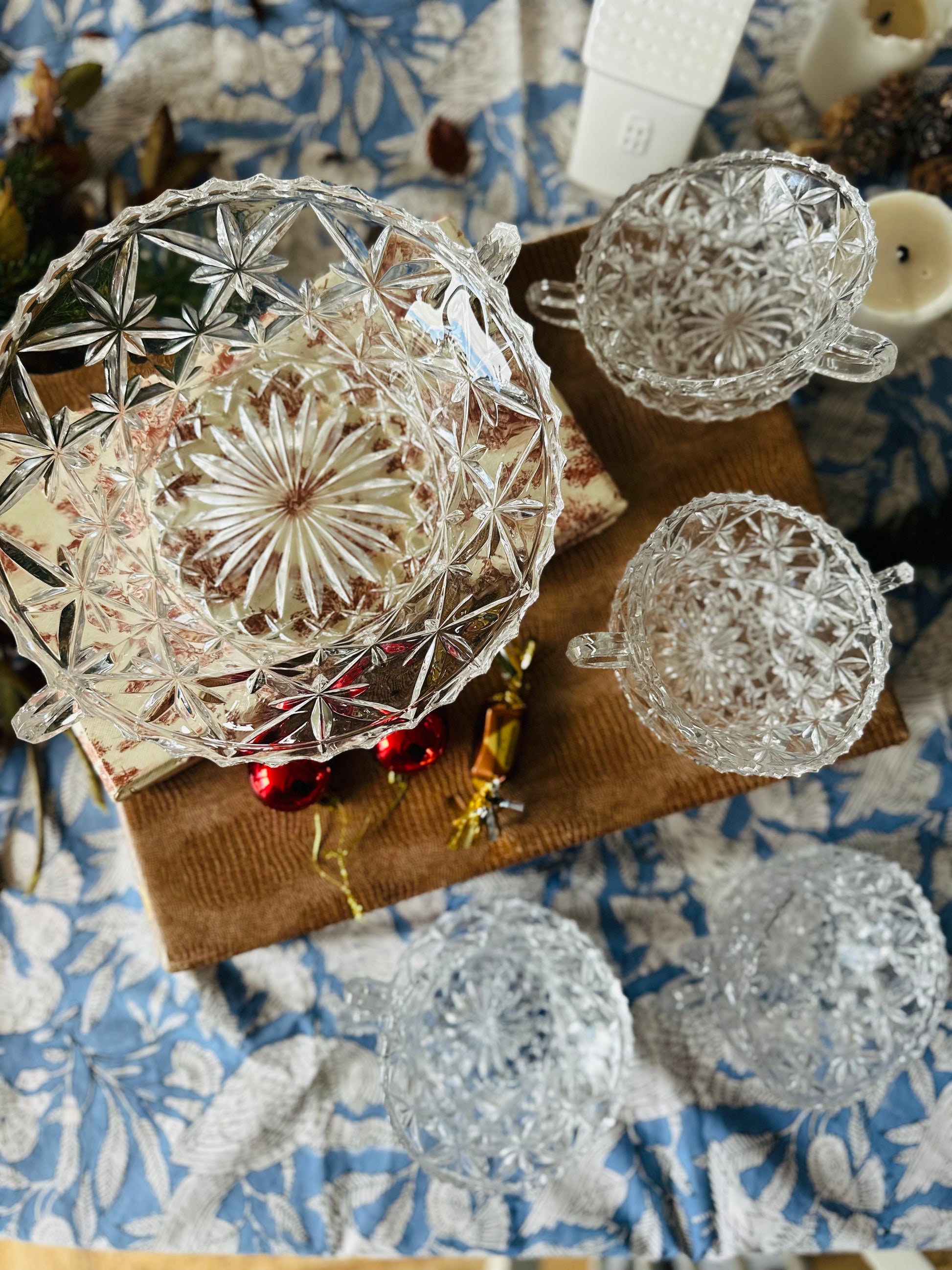 Ensemble grande coupe et 8 petites coupes De Raymonde à Zoé