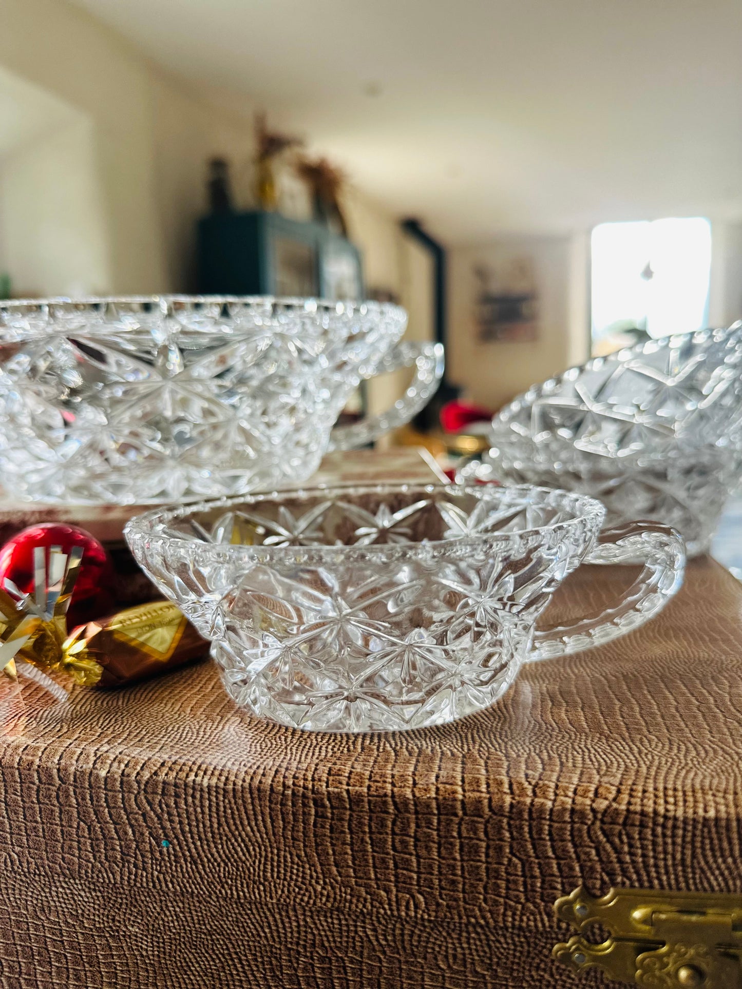 Ensemble grande coupe et 8 petites coupes De Raymonde à Zoé