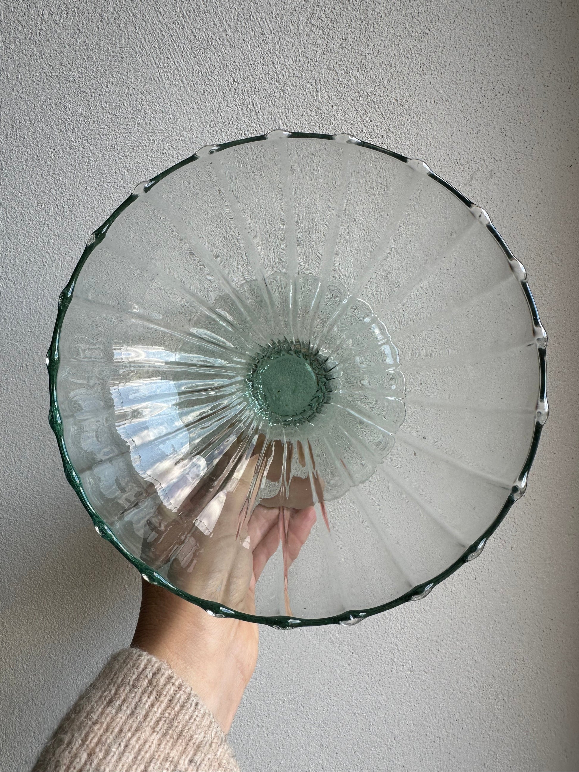 Coupe sur pied en verre verte De Raymonde à Zoé