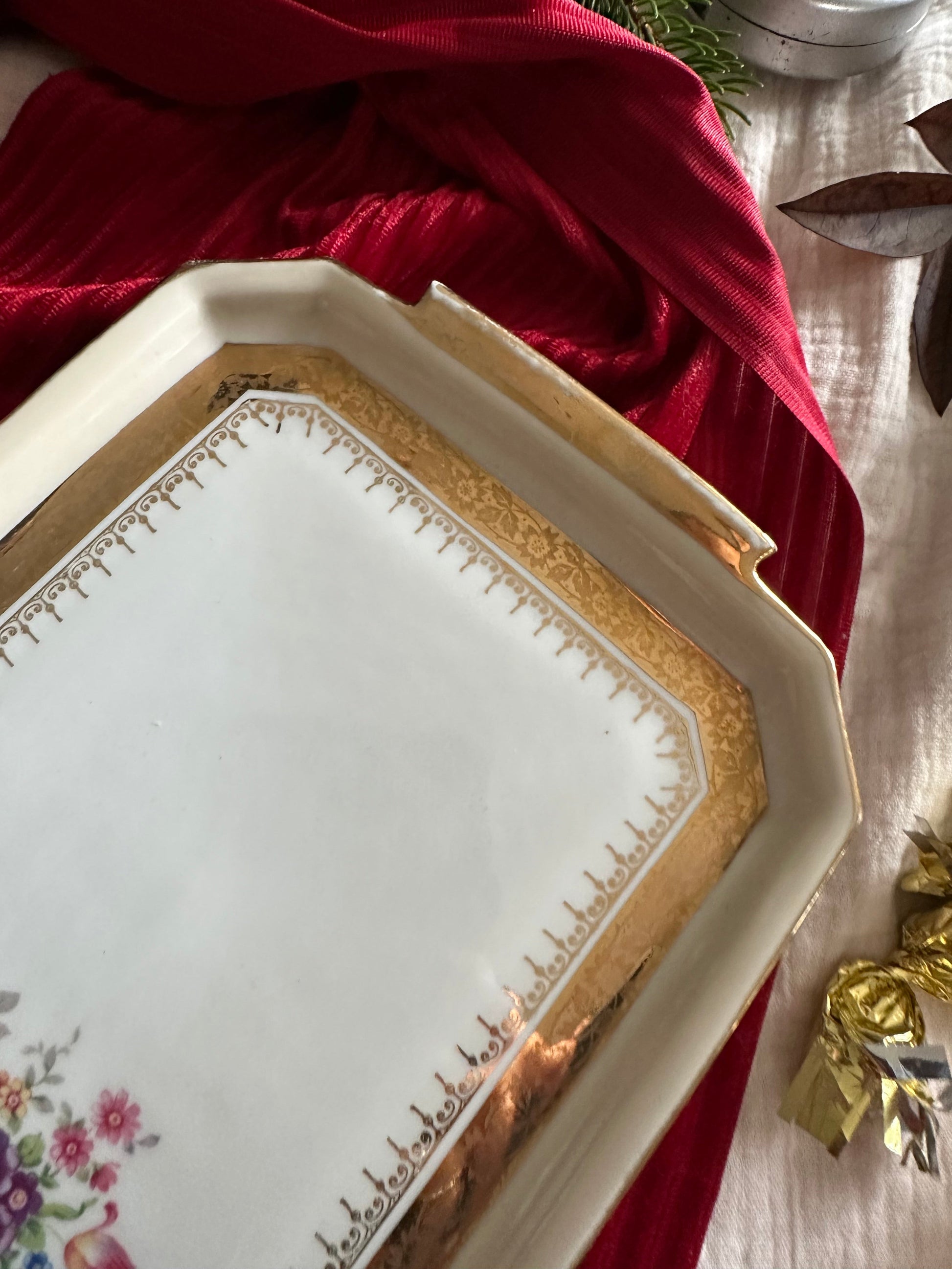 Plat a cake en porcelaine de Limoges De Raymonde à Zoé