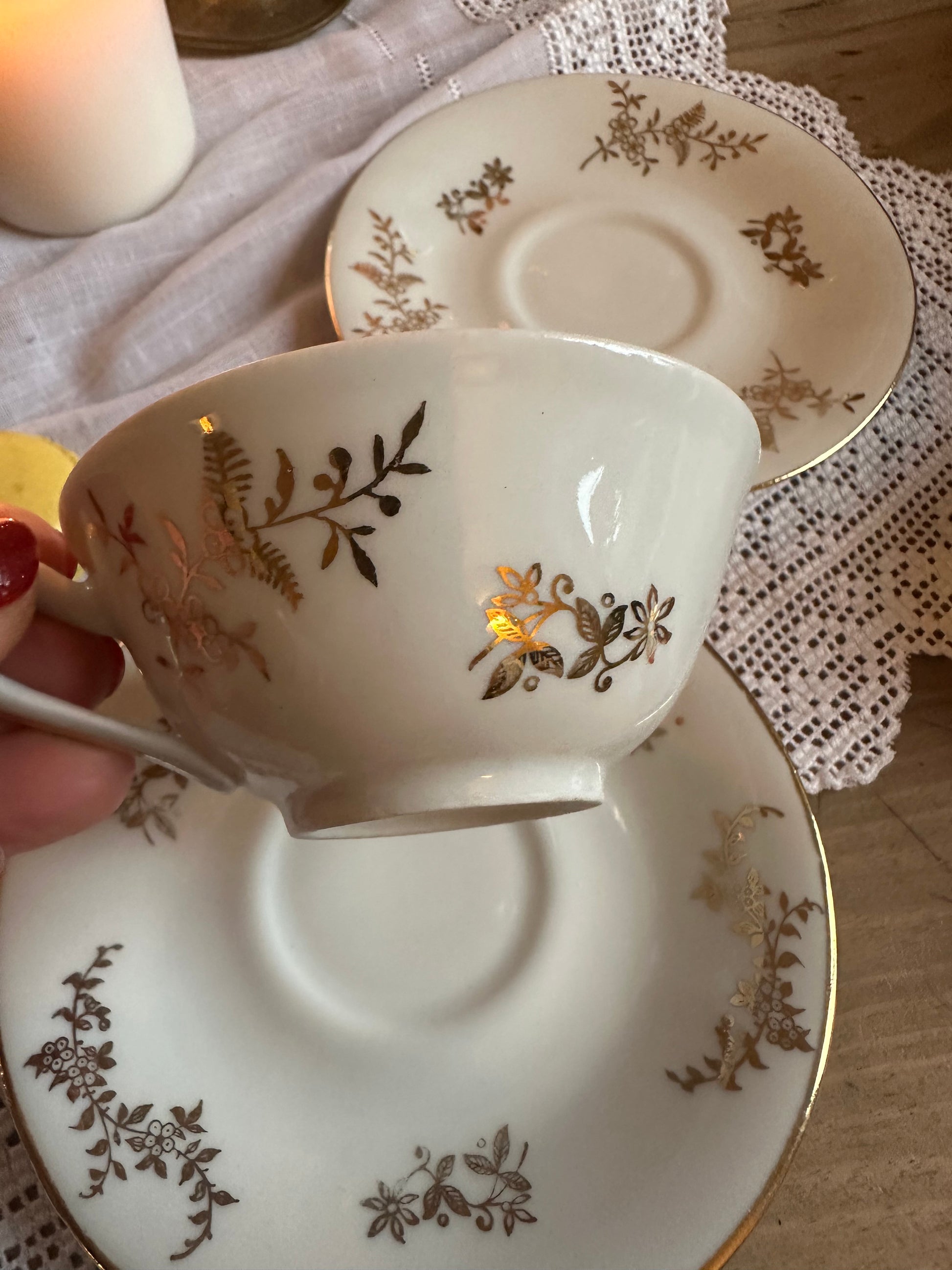 Duo de tasses à thé et leur soucoupe assortie. (Copie) De Raymonde à Zoé