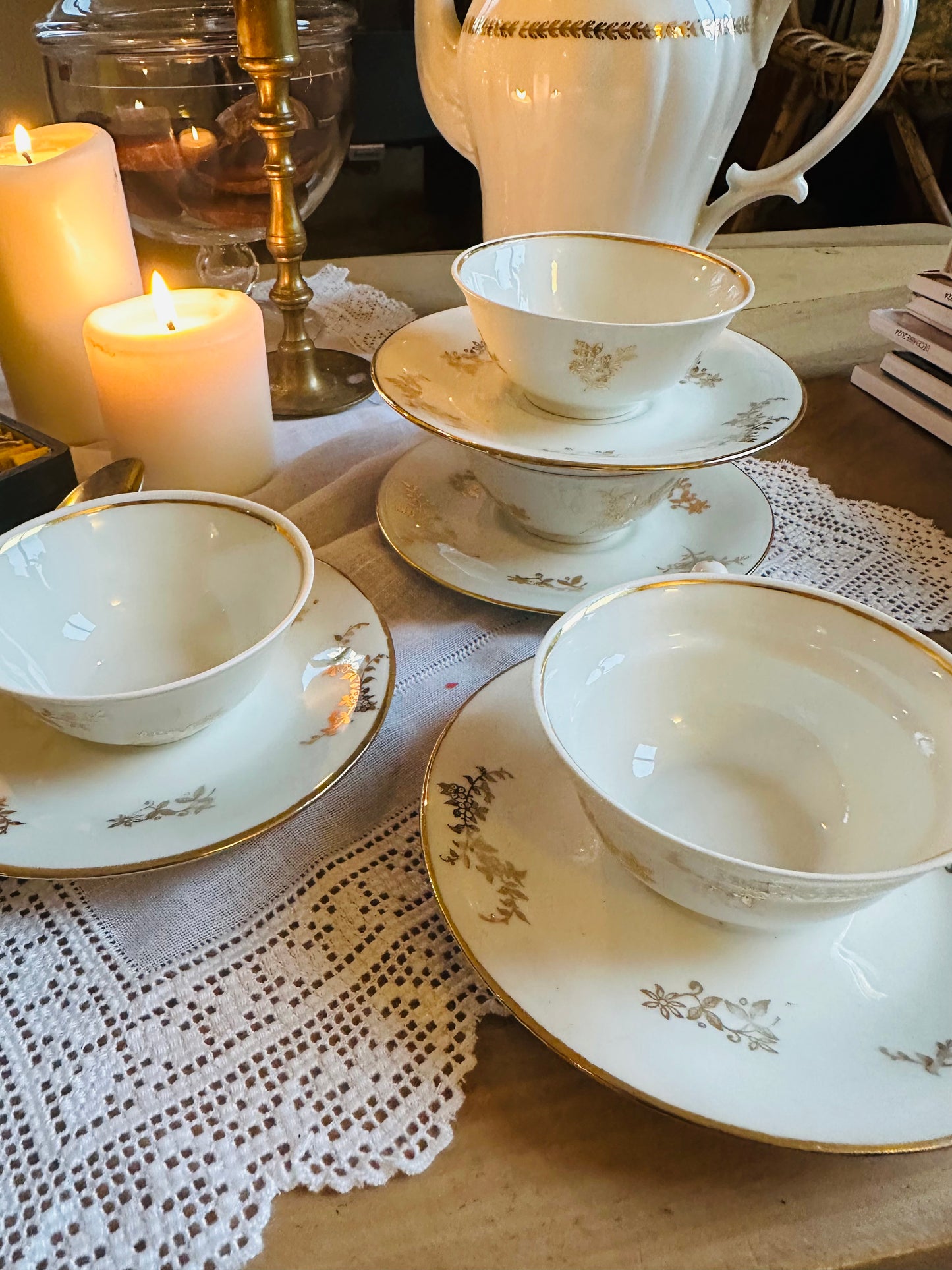 Duo de tasses à thé et leur soucoupe assortie. (Copie) De Raymonde à Zoé