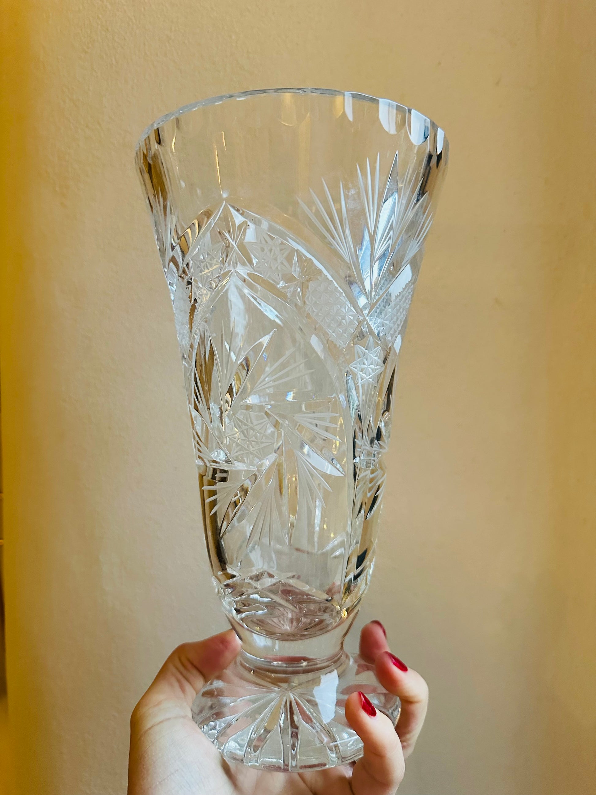 Vase en cristal taillé De Raymonde à Zoé