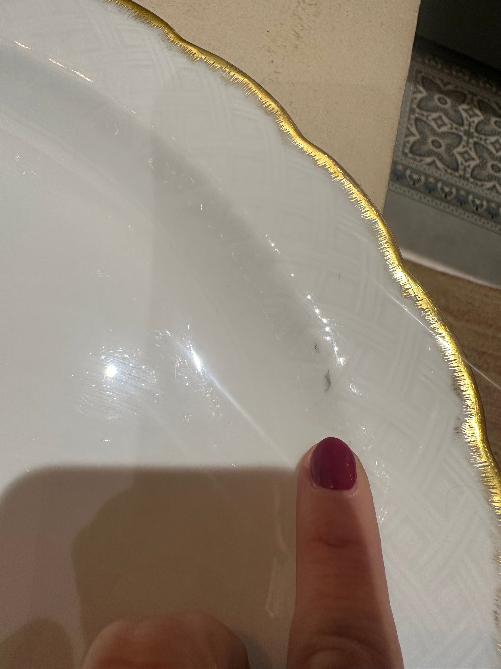 Très grand plat oval en porcelaine et liseré doré Bernardaud (Copie) De Raymonde à Zoé