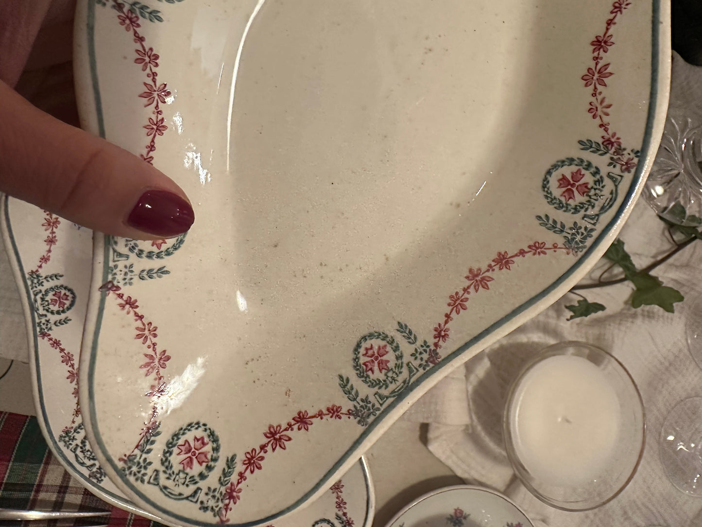 Ensemble de 2 raviers en terre de fer De Raymonde à Zoé