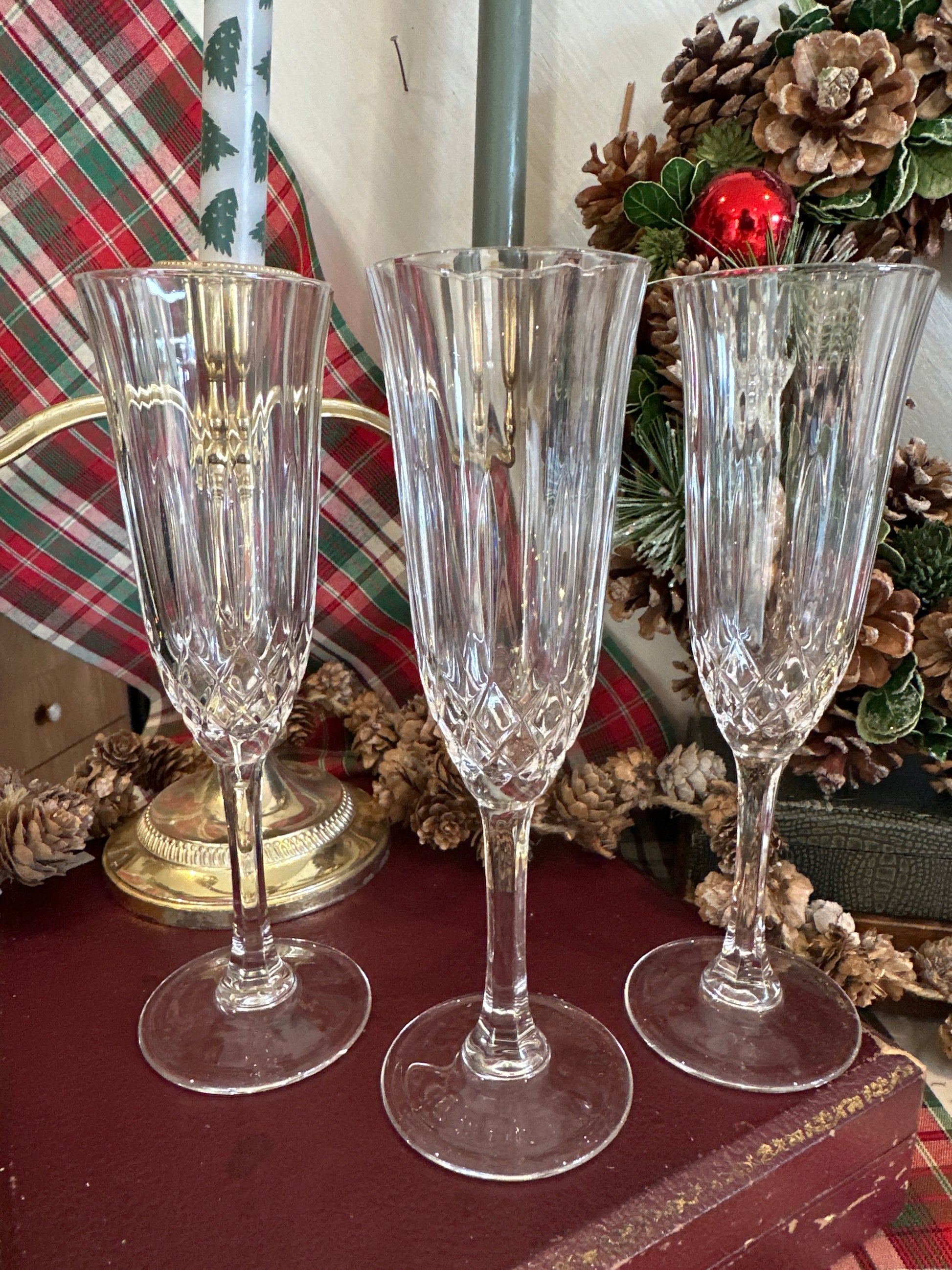 Trio de flûtes à champagne en cristal De Raymonde à Zoé